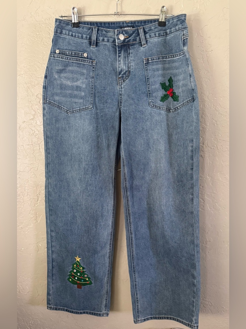 New Flamingals Holiday Christmas Jeans Embroidered patches, Size L, 30” Inseam